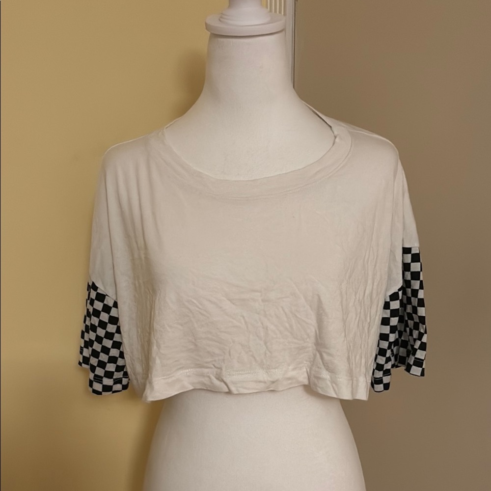 Women's Checkered Sleeve Crop Top